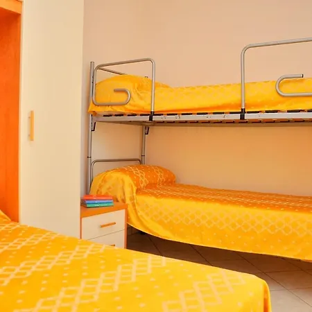 Lovely Flat With Sea View And Swimming Pool アパート ビビオーネ