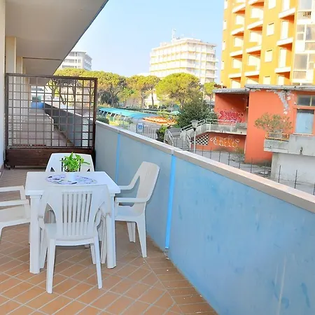 Lovely Flat With Sea View And Swimming Pool アパート